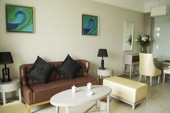 Century Sailboat Apartment Hotel 르자오 외부 사진
