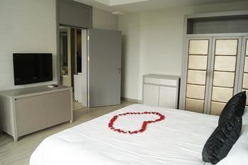 Century Sailboat Apartment Hotel 르자오 외부 사진